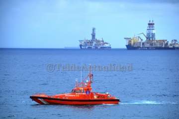 Simulacro de vertido de hidrocarburos en la playa de Jinámar-Telde (Foto TA y Antonio Alí)